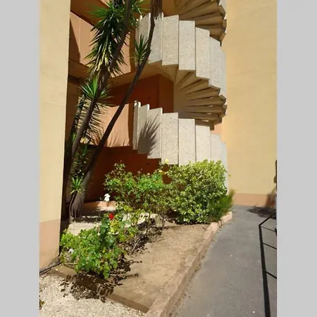 아파트 Renovated Apartment, Air-conditioned 5min From Sea Saint-Raphaël