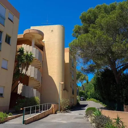 Renovated Apartment, Air-conditioned 5min From Sea