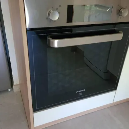 Renovated Apartment, Air-conditioned 5min From Sea